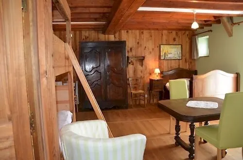 ***  Logis Hotel Auberge De La Hulotte Saint-Jacques-dʼAmbur Γαλλία